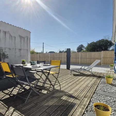 Saint Palais Sur - Proximite Pour Cette Petite Maison Mitoyenne - Wifi ヴィラ *